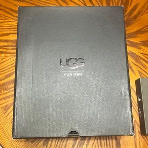 Mens harkley style uggs size 13. Like new condition.